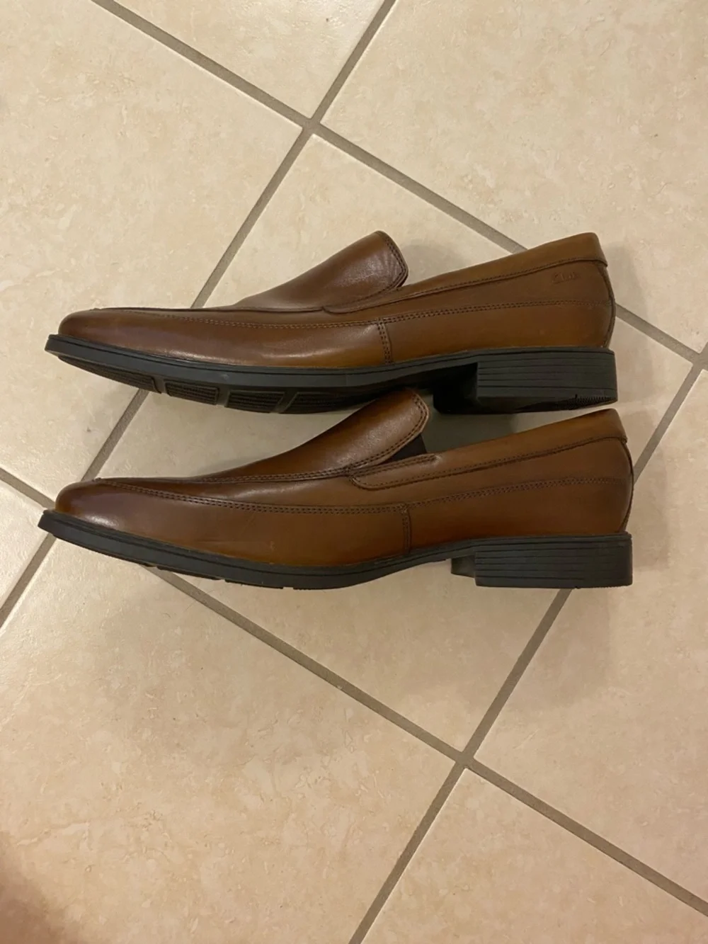 Clarks size 12 Men's Brown Leather Slip-On Loafers